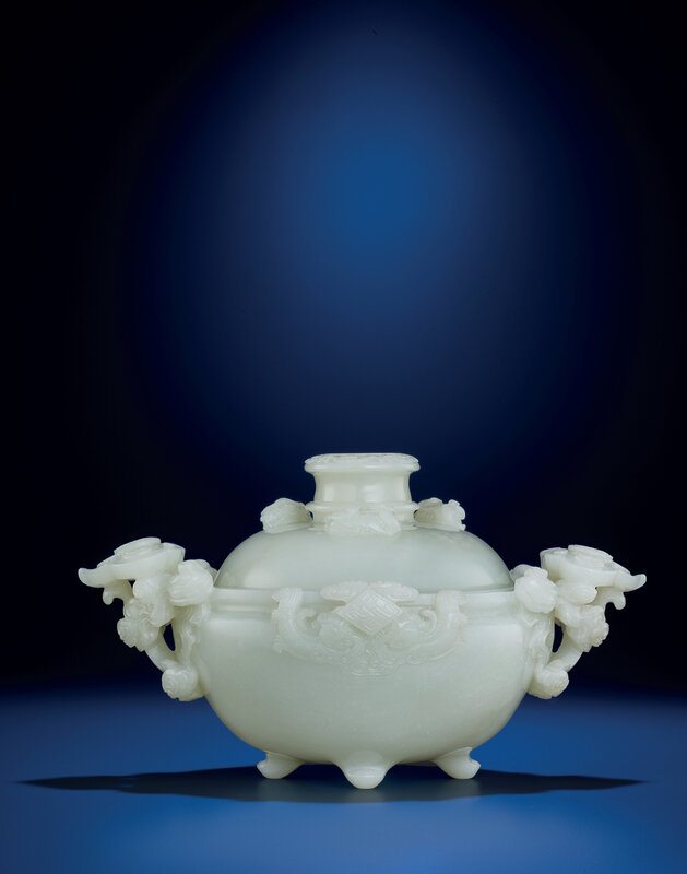 2012_HGK_02913_3958_000(a_fine_carved_white_jade_censer_and_cover_qianlong_period)