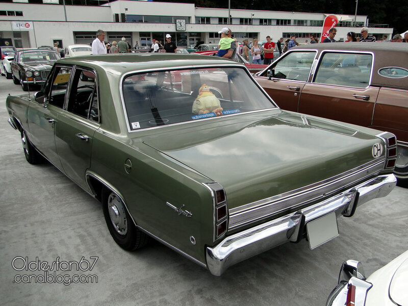 plymouth-valiant-signet-sedan-1968-02
