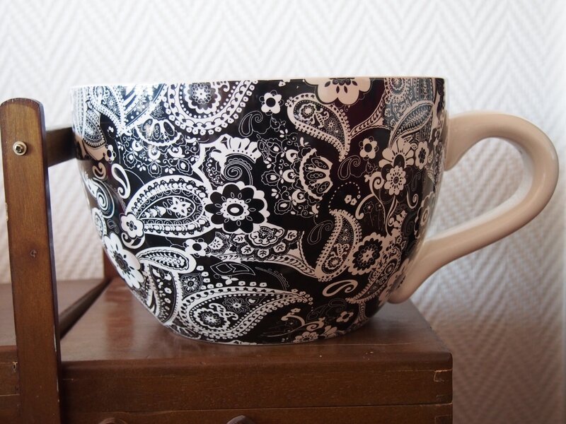 Pot-de-fleur-en-forme-de-tasse