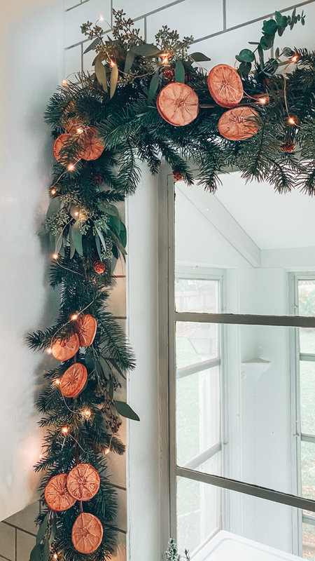 dried_orange_christmas_garland_tree