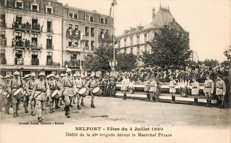1920 07 04 Belfort CPA 5 Croix de Guerre Défilé 28e Brigade XX