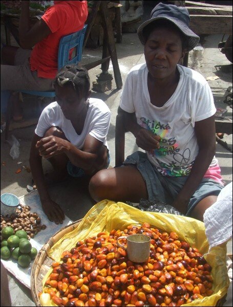 palmnutsvendorinlimbemarket (Photo belmondo0