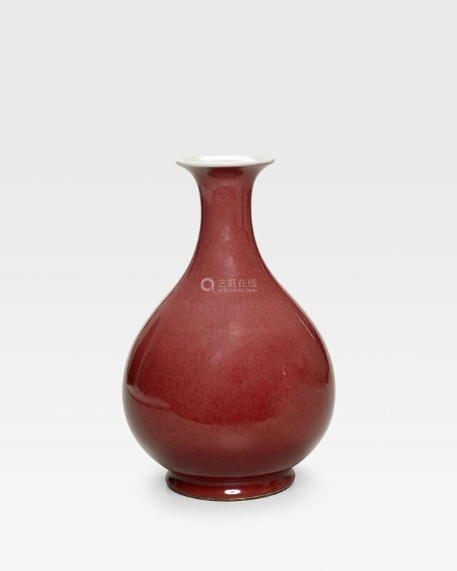 A peachbloom-glazed bottle vase, yuhuchun ping, 18th century