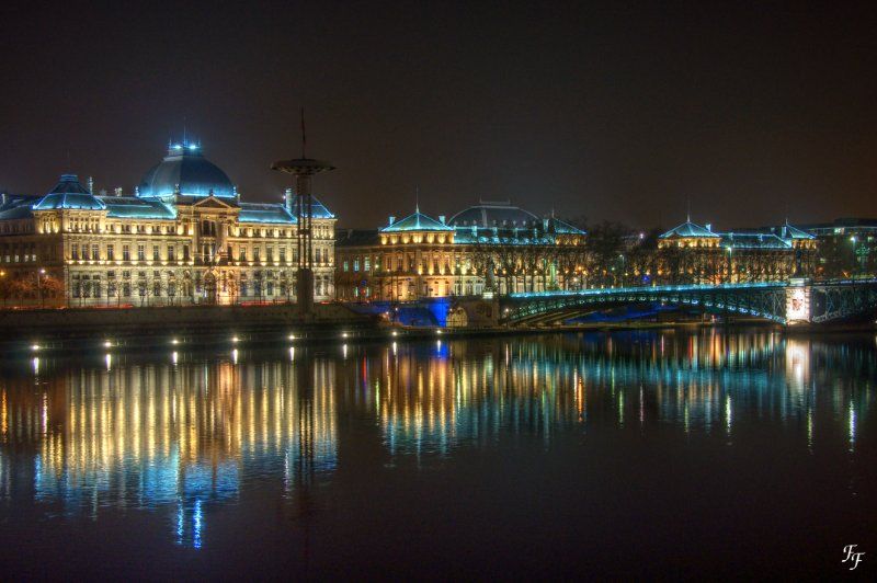 a2011_02_10_lyon_nocturne03_universite_lumiere_hdr