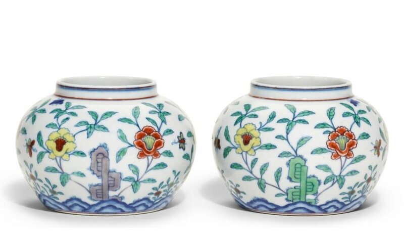 A fine pair of doucai 'Ming-style' jars, Qing dynasty, Kangxi period (1662-1722)