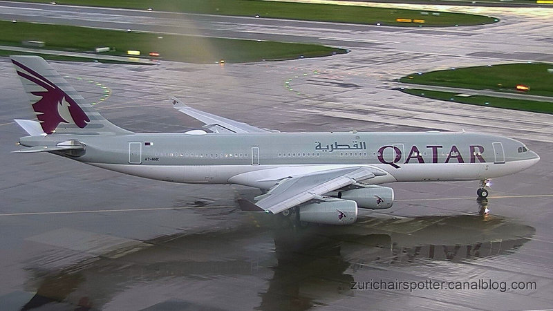 Airbus A340-211 (A7-HHK) Qatar Airways2