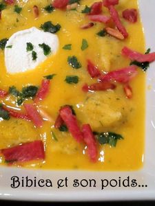 Velout__de_butternut_au_bacon_et_gnocchi_de_butternut_gros_plan