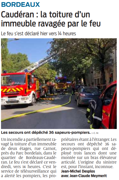 2021 08 14 SO Bordeaux Caudéran la toiture d'un immeuble ravagée par le feu