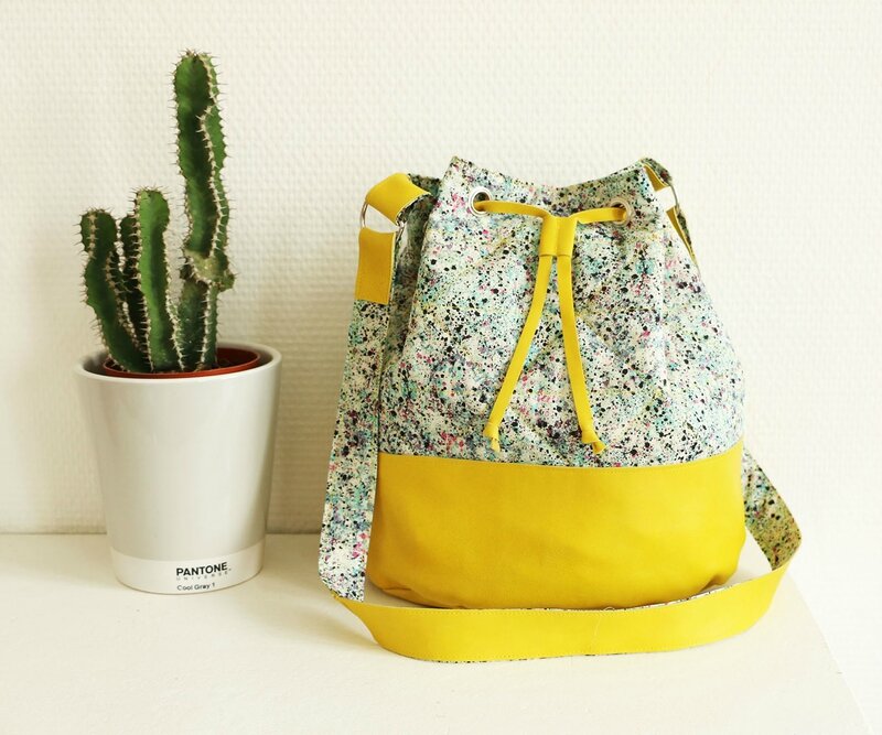 sac-seau-cuir-jaune-et-liberty