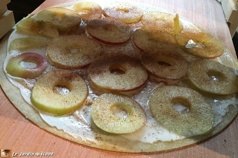 flammekueche-pomme-banane-chocolat