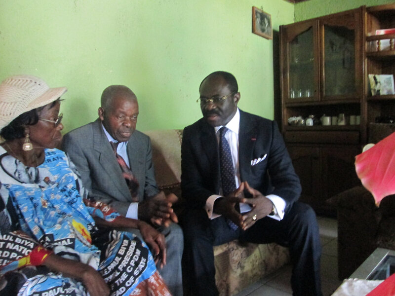 En juin 2017, le Ministre des Arts et de la Culture Narcisse Mouelle Kombi, au cours d'un séjour professionnel dans le Sud Cameroun avait fait escale chez Guillaume Oyono Mbia pour lui témoigner toute la reconnaissance du gouvernement camerounais