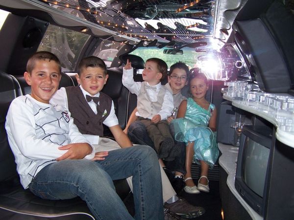 Les_enfants_dans_la_limousine
