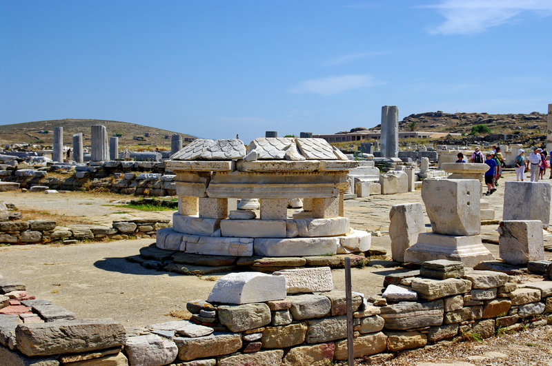 Agora Compitaliasten, Hermes-Heiligtum, Delos (auteur author Bgabel, 5 juin 2012)