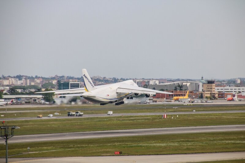 Antonov AN124