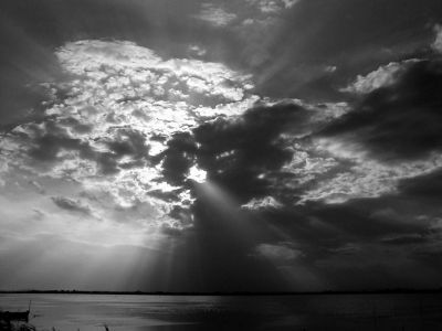 toujours-soleil-derriere-nuages-meilleure-photo-noir-blanc_334050