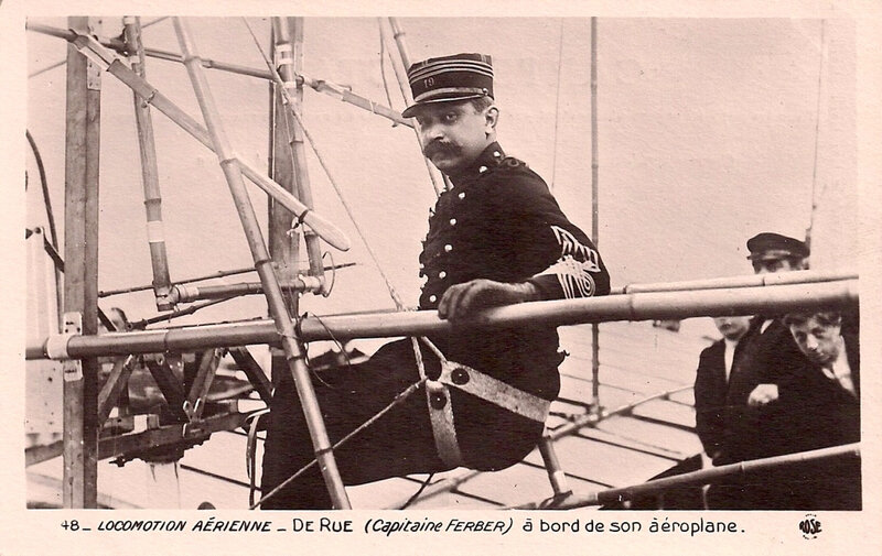 CPA Capitaine Ferber dans aéroplane