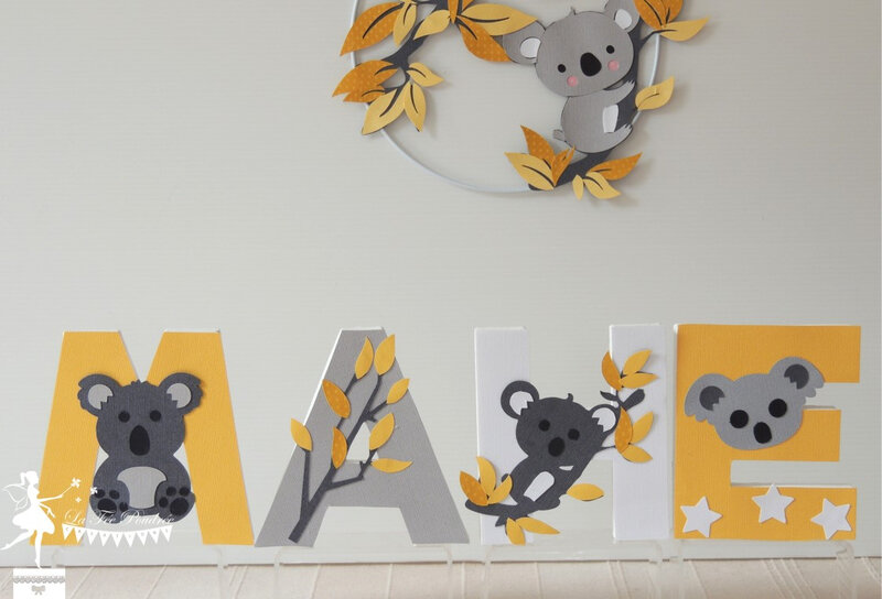 Décoration chambre enfant baptême cadeau de naissance lettre prénom décorée koala jaune gris blanc