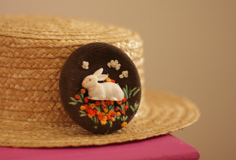 Broche Paulette Justine and cow