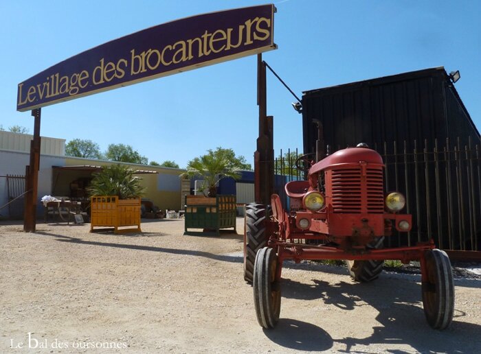 105 Blog Village des brocanteurs Tignieu Brocante Tracteur