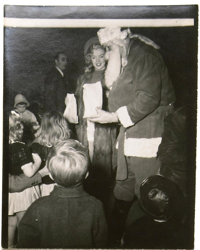 1946-12-Christmas_for_children-sponsor_Kaiser_Darrin_Frazer_Cars-010-1