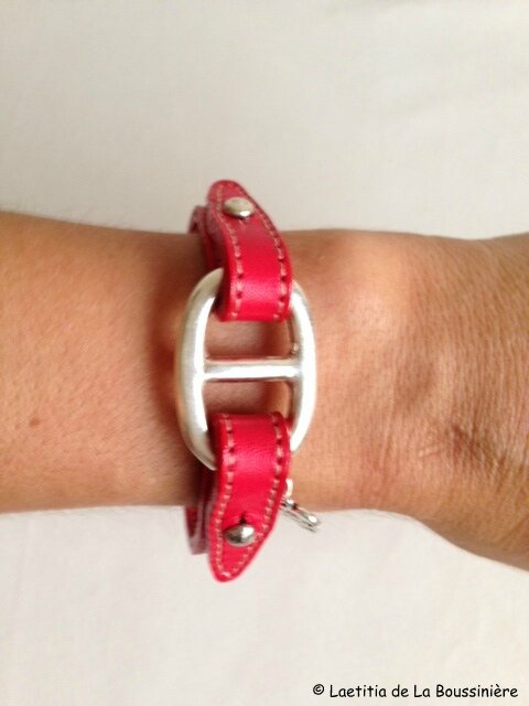 Le bracelet Grain de Café cuir rouge de Viviane