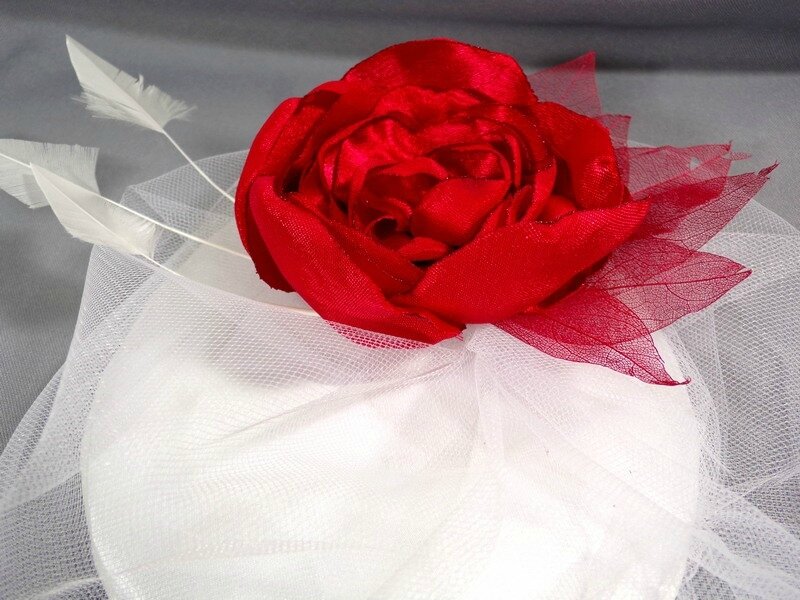 Bibi mariage fleur rouge et blanc