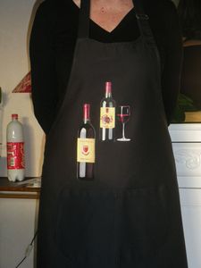 tablier bouteille de vin 001