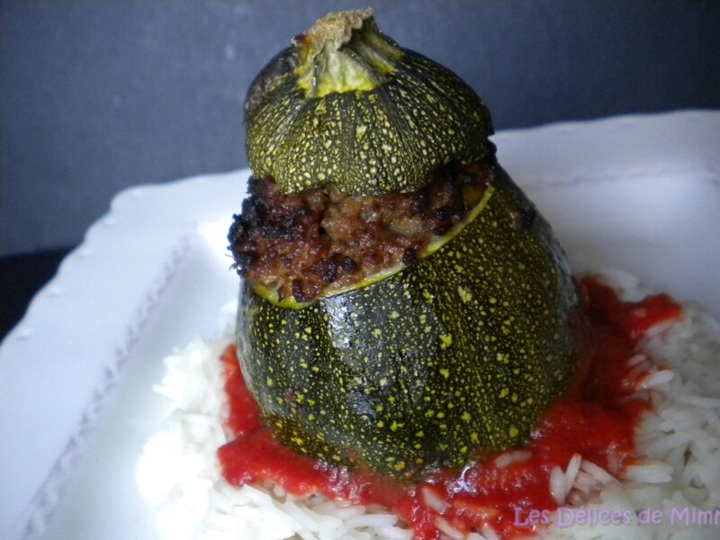 Courgettes rondes farcies à la viande, parmesan et pignons 4