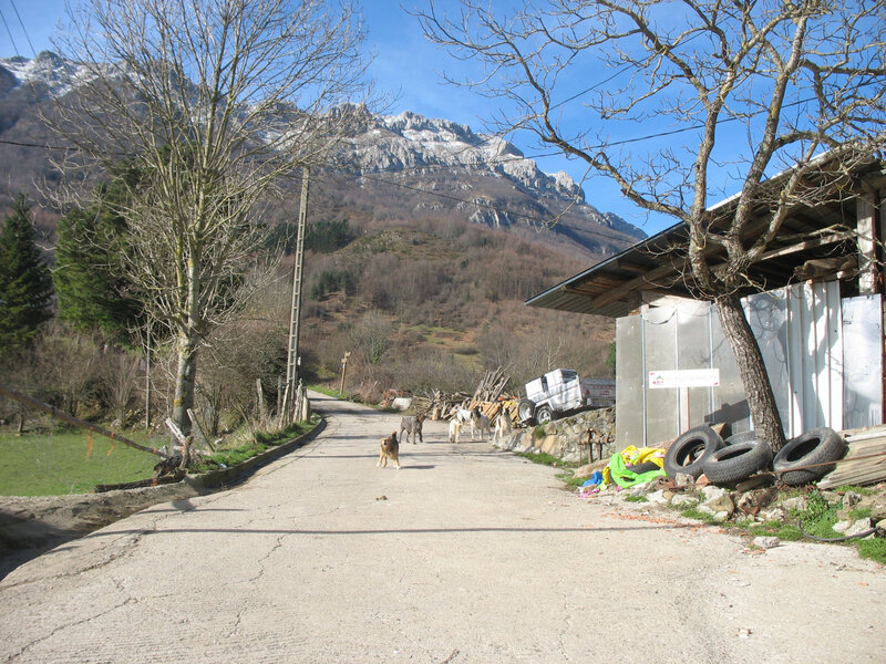 Zegama, en route pour San Adrian (Espagne)