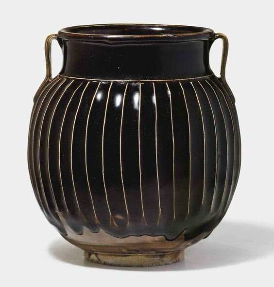 A black-glazed ribbed jar, Northern Song-Jin dynasty (960-1234)