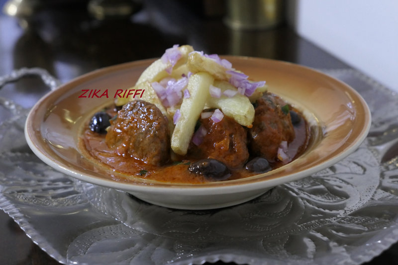 kefta-galettes poulet-épinards ( selg)-fromage frites en sauce tomate à l'ail-4