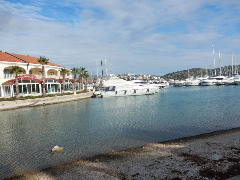 Rogoznica, canaux à l'entrée de la marina jeudi 31 octobre 2019 (2)