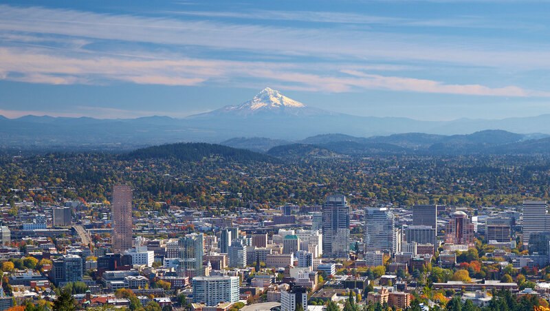 downtown_portland_with_mt_hood-09a8e47e