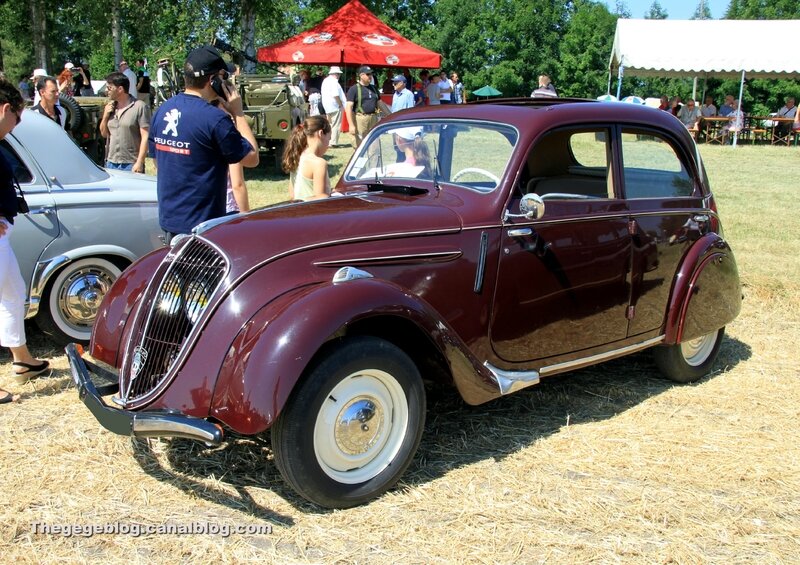 Peugeot 202 berline (6ème Fête Autorétro étang d' Ohnenheim) 01