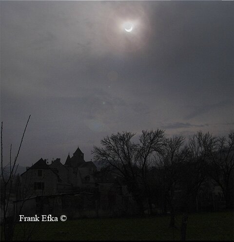 Eclipse sur Ste Eulalie d'Olt