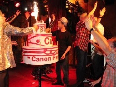 Gâteau CANON, en situation, le jour J, soirée organisée par EURORSCG au Réservoir, Paris