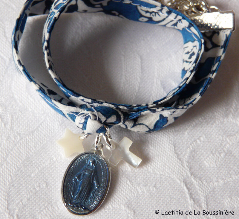 Bracelet Notre-Dame du Rosaire (sur ruban Lagos bleu)