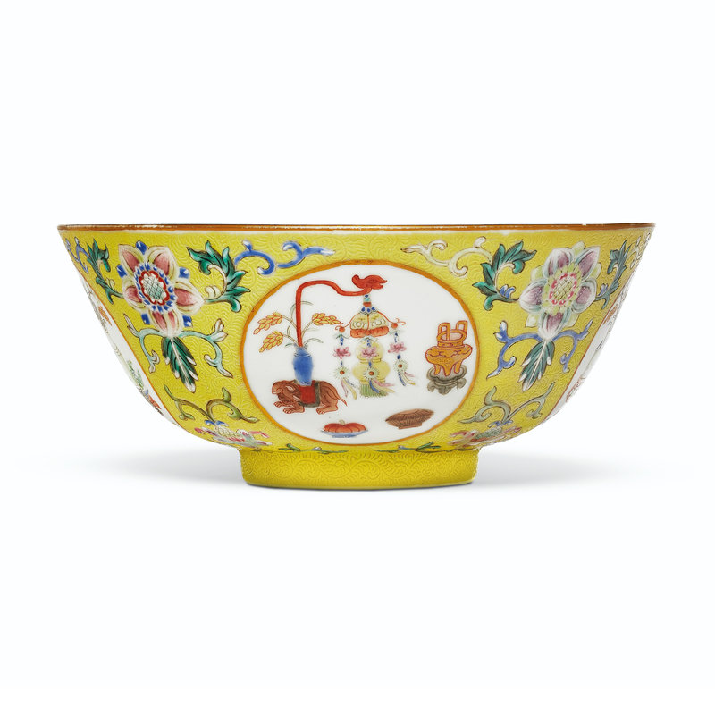 2021_NYR_19547_0820_000(a_famille_rose_yellow-ground_sgraffiato_medallion_bowl_xianfeng_six-ch022608)