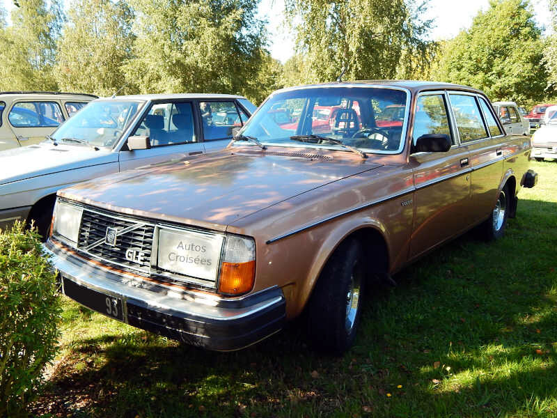 Volvo244GLEav1