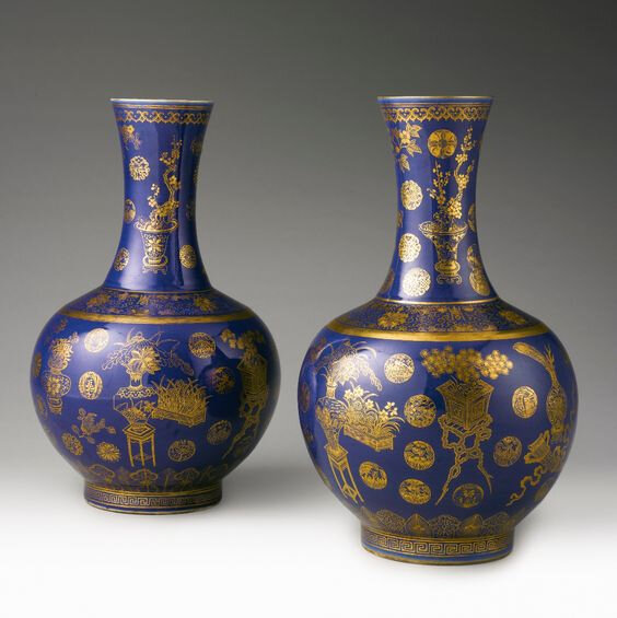 Two blue-ground gilt-decorated 'Antiques' vase, Guangxu marks and period (1875-1908)