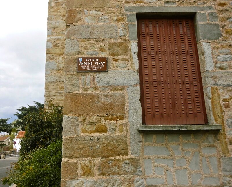 plaque rue Pinay (1)