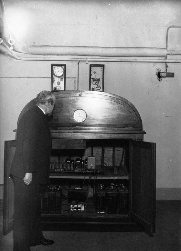 Ernest Esclangon et l'horloge parlante