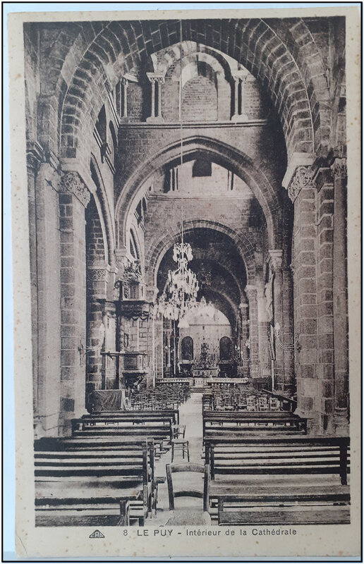 Le Puy - intérieur de la cathédrale