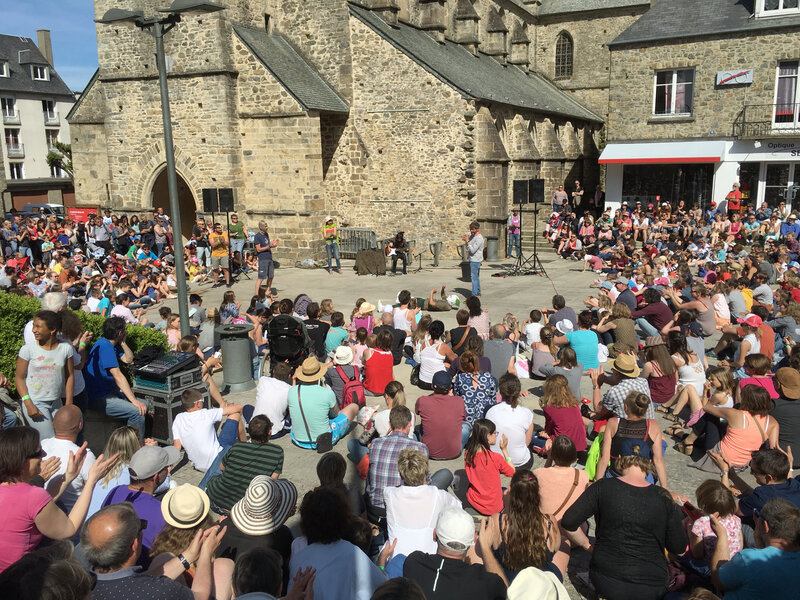 Jazz sous les Pommiers_Coutances_JSLP_spectacle de rue_2017