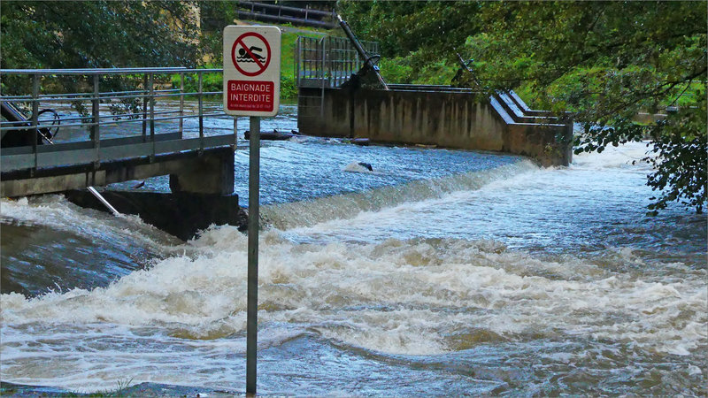 Crue pancarte barrage baignade 051123