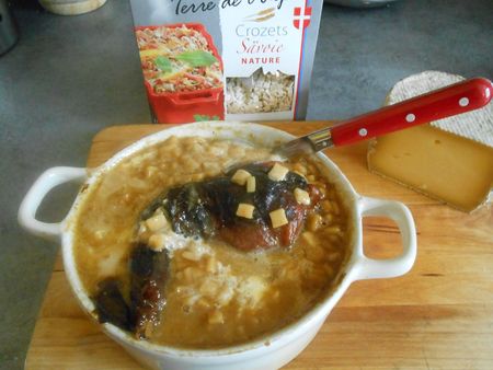 Cuisse de lapin aux pruneaux et crozets de savoie