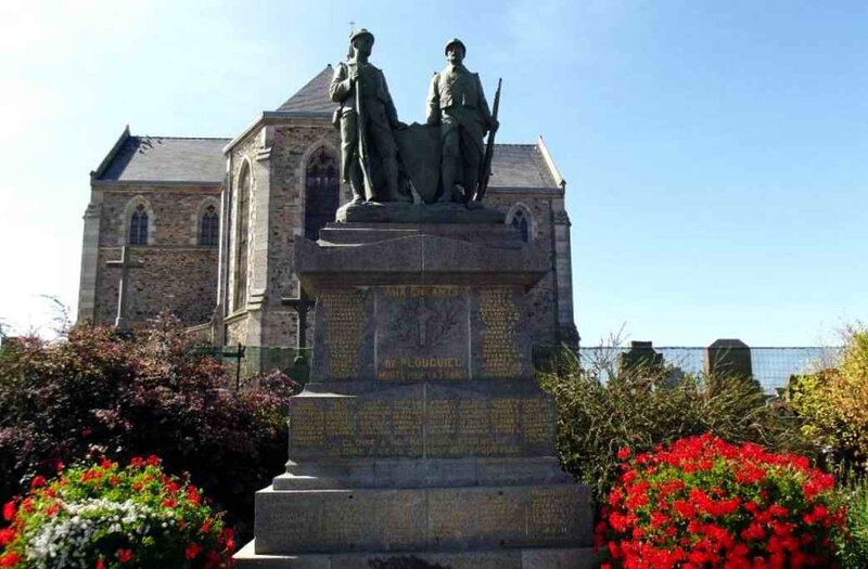 Monum Plougueil3