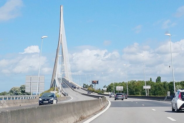 375851