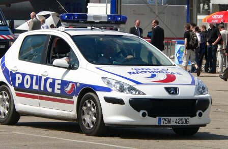 police-france-français-448x293