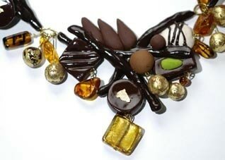 La_Fille_du_Consul___detail_collier_chocolat_b